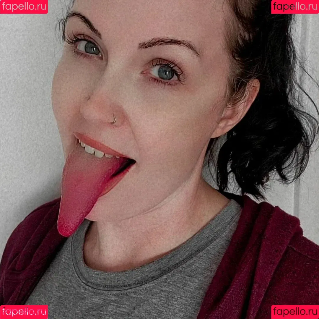 Long Tongue Fetish Onlyfans Photo Gallery 