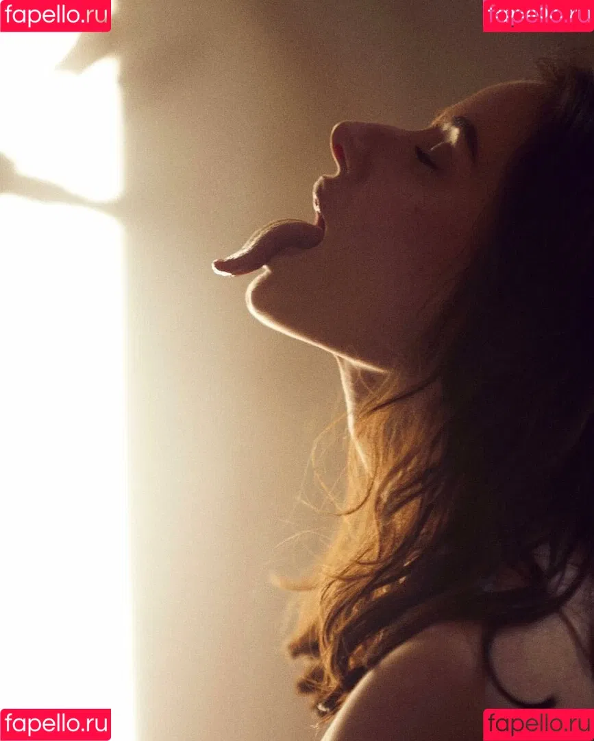 Long Tongue Fetish Onlyfans Photo Gallery 
