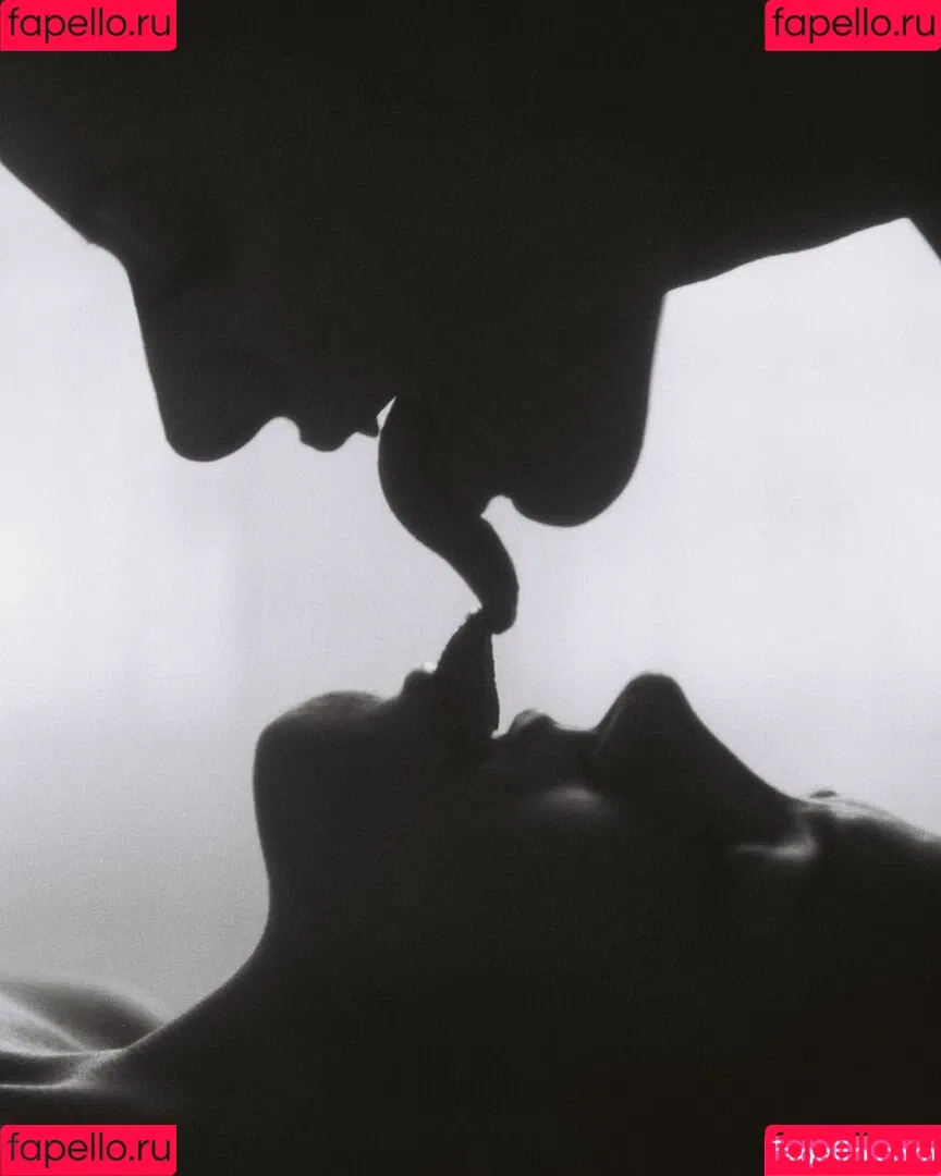 Long Tongue Fetish Onlyfans Photo Gallery 
