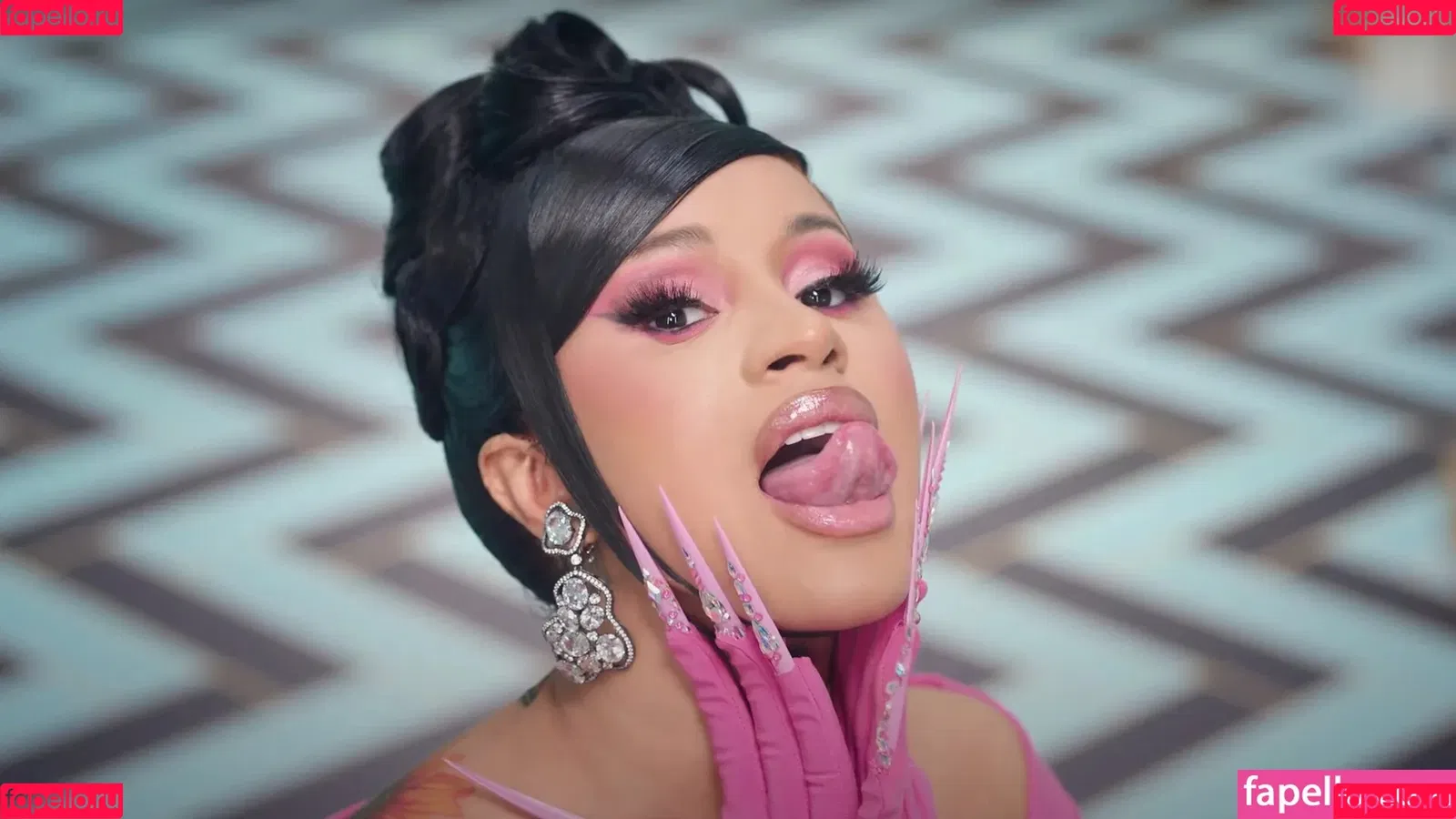 Long Tongue Fetish Onlyfans Photo Gallery 