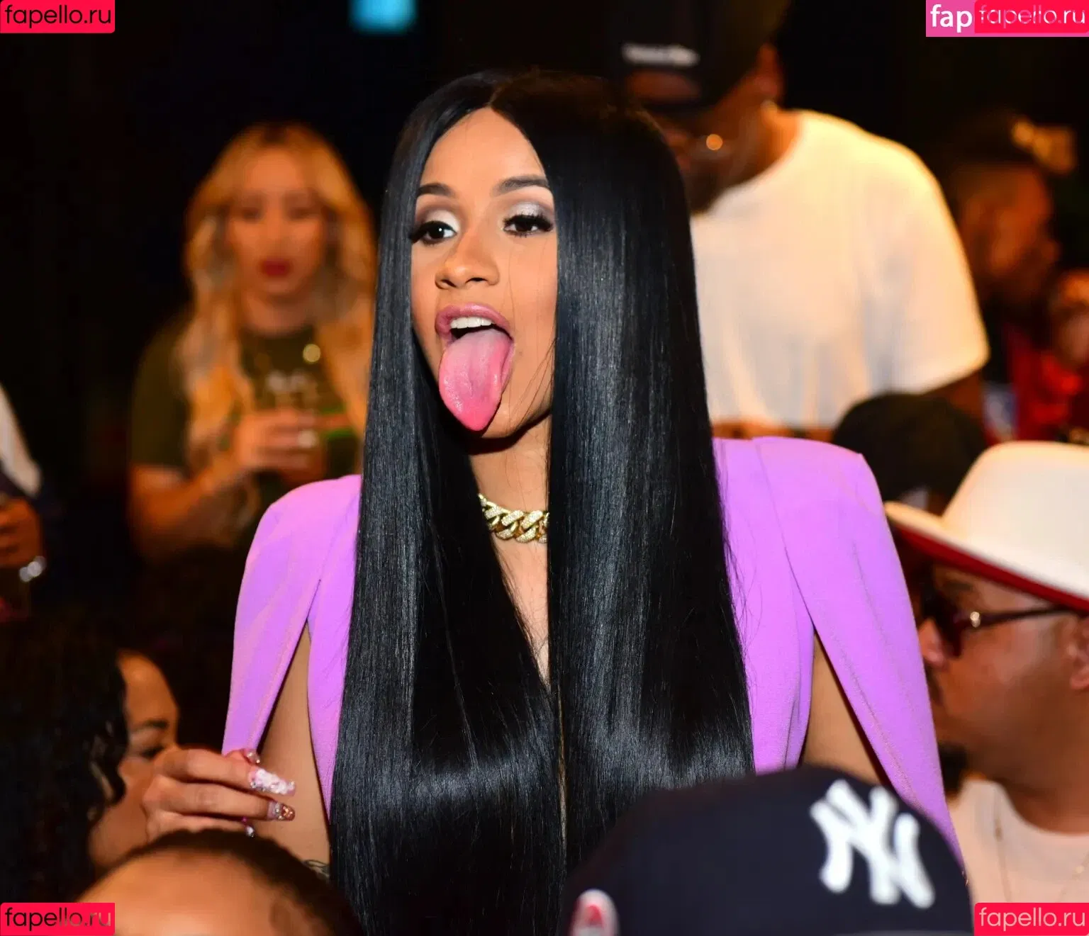 Long Tongue Fetish Onlyfans Photo Gallery 