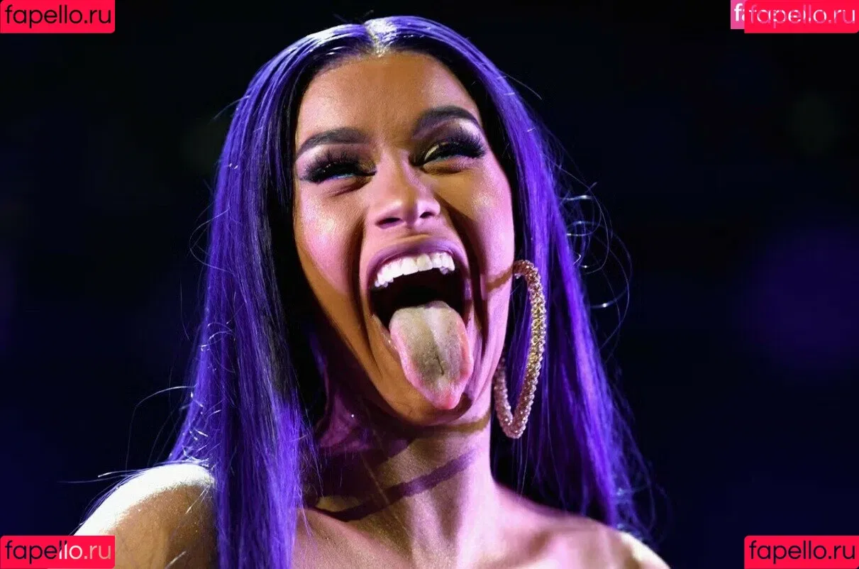 Long Tongue Fetish Onlyfans Photo Gallery 
