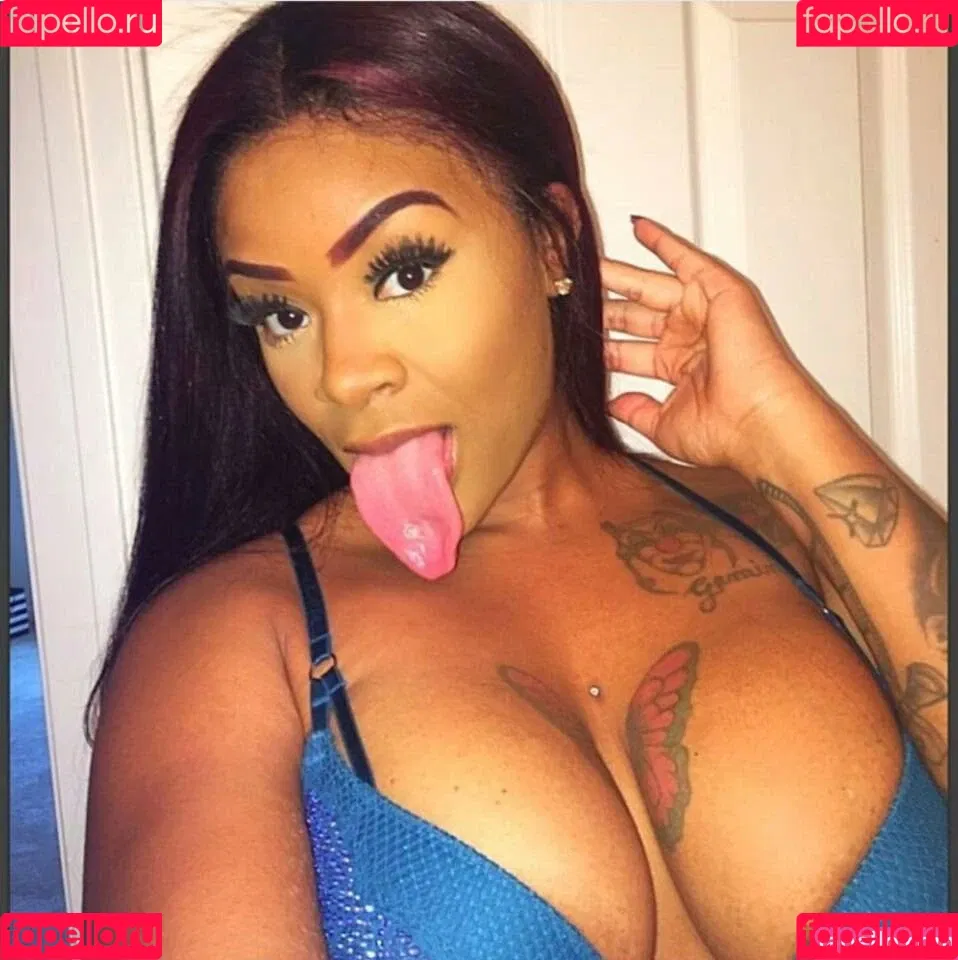 Long Tongue Fetish Onlyfans Photo Gallery 