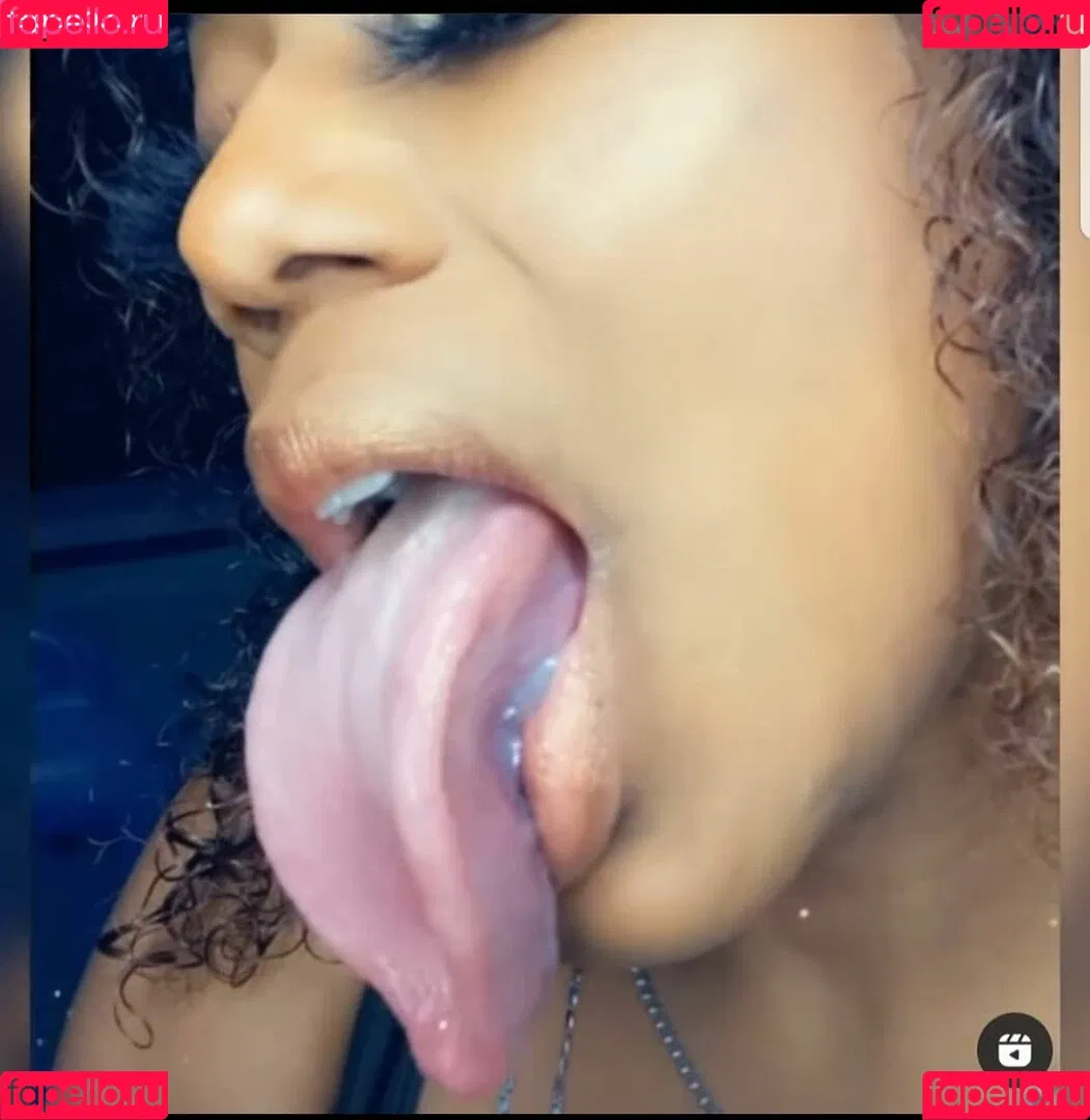 Long Tongue Fetish Onlyfans Photo Gallery 
