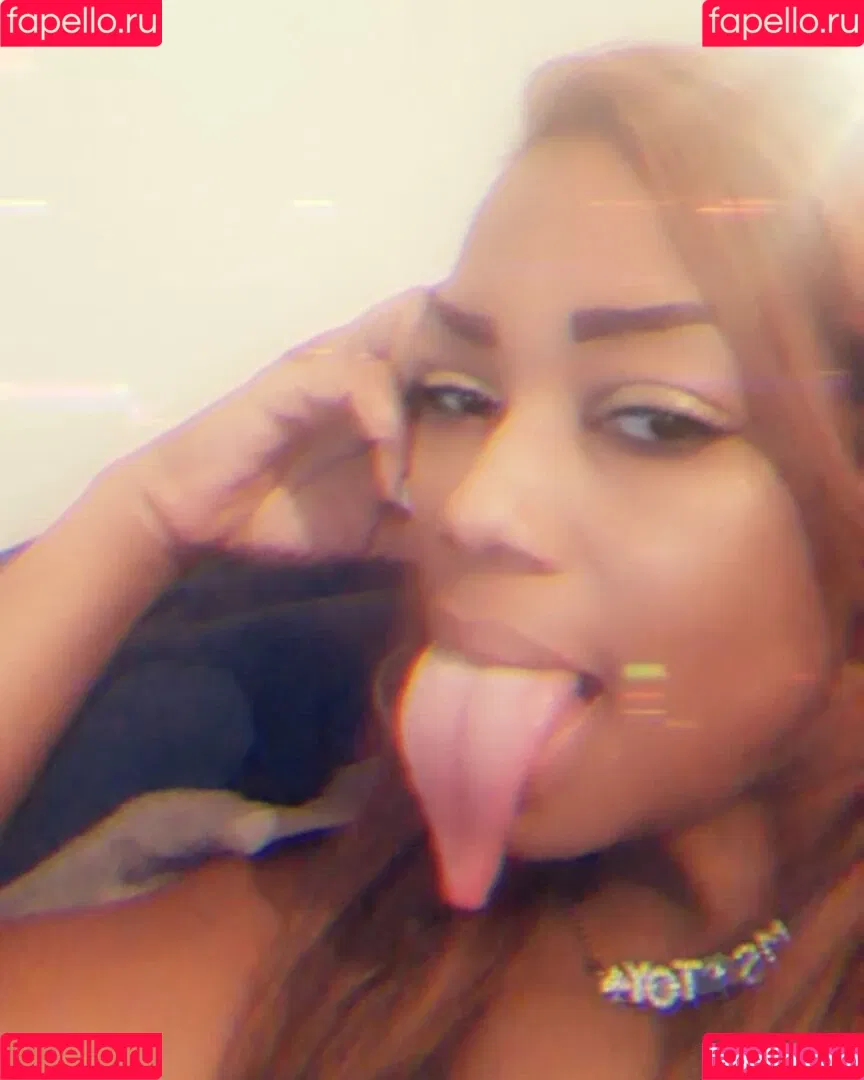 Long Tongue Fetish Onlyfans Photo Gallery 