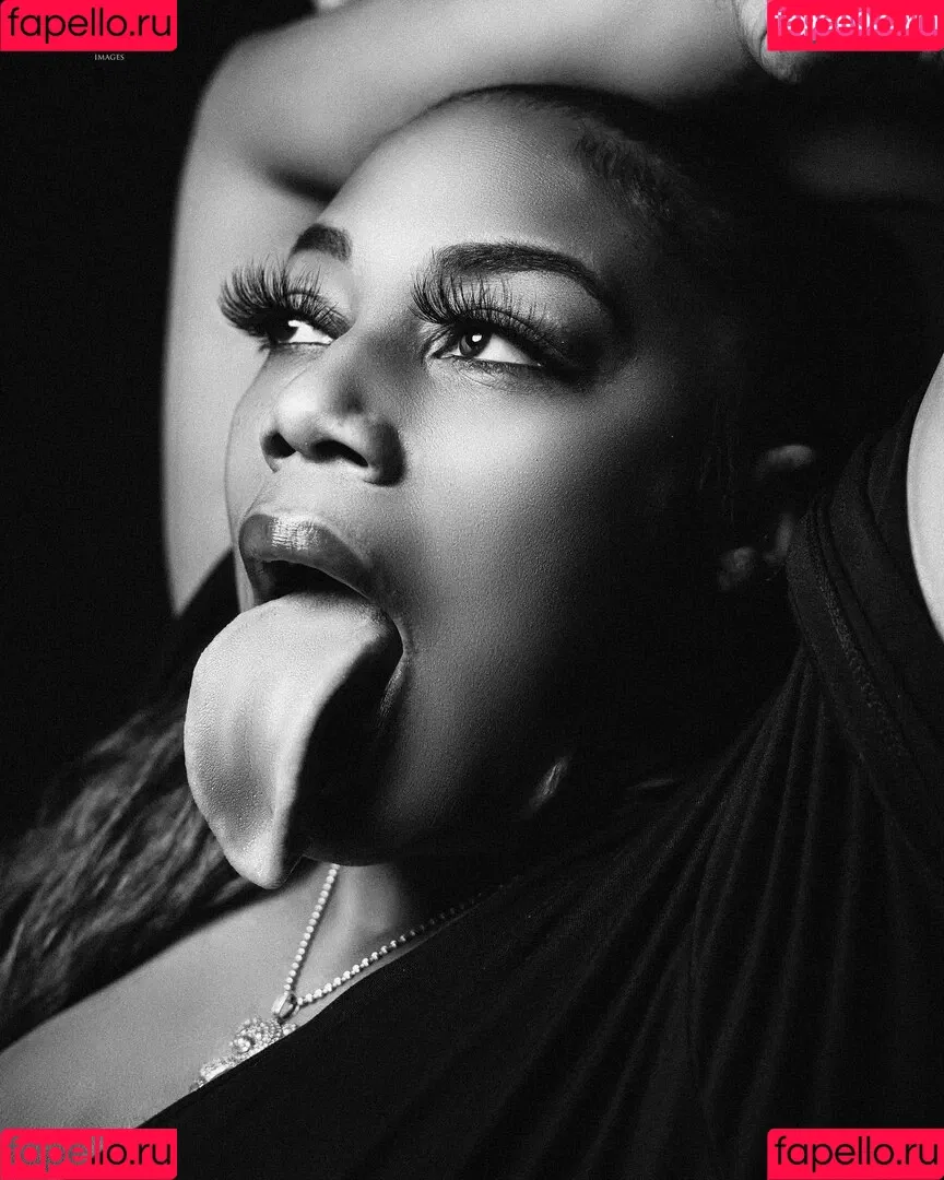 Long Tongue Fetish Onlyfans Photo Gallery 