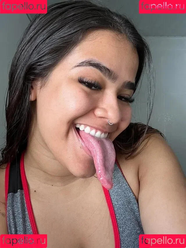 Long Tongue Fetish Onlyfans Photo Gallery 