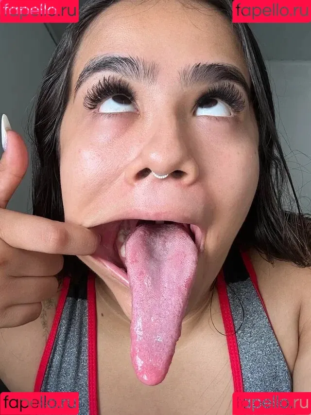 Long Tongue Fetish Onlyfans Photo Gallery 