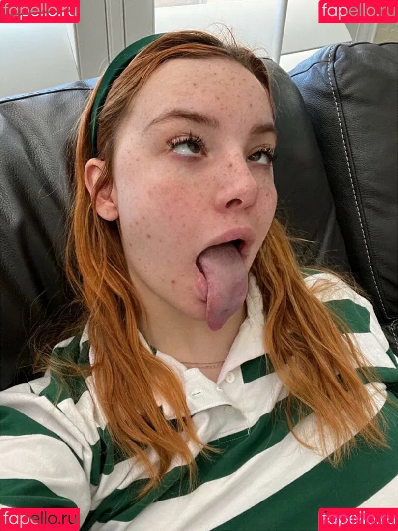 Long Tongue Fetish Onlyfans Photo Gallery 