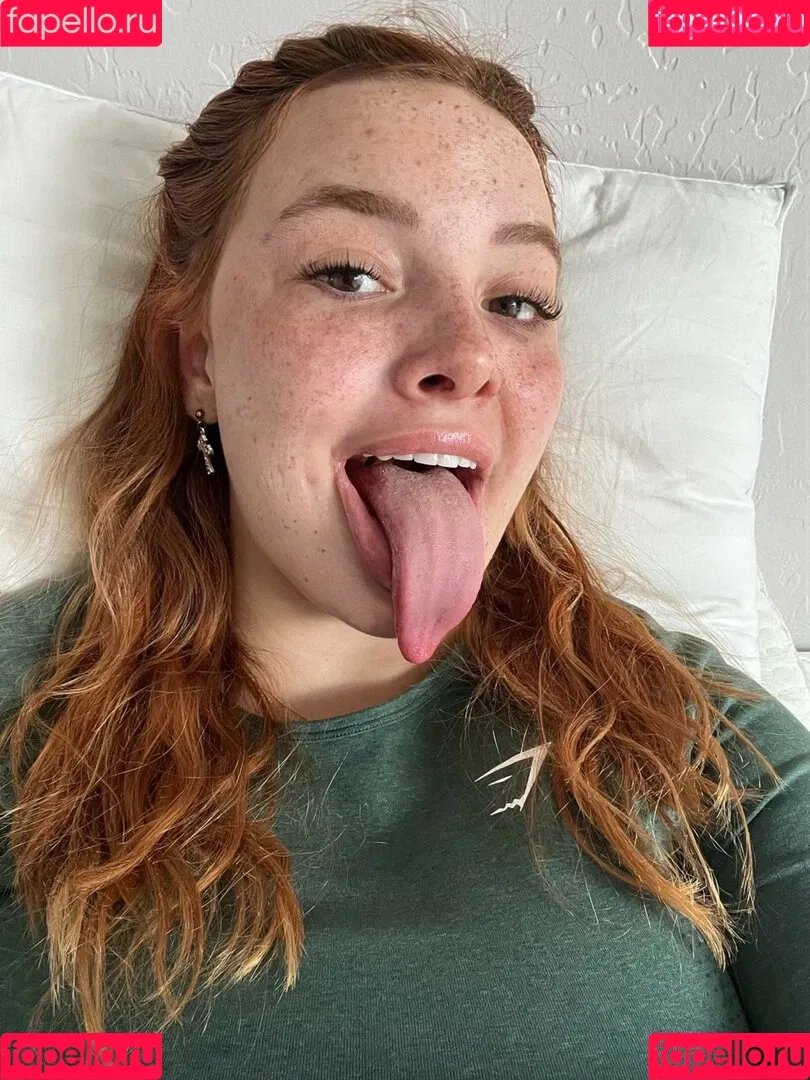 Long Tongue Fetish Onlyfans Photo Gallery 