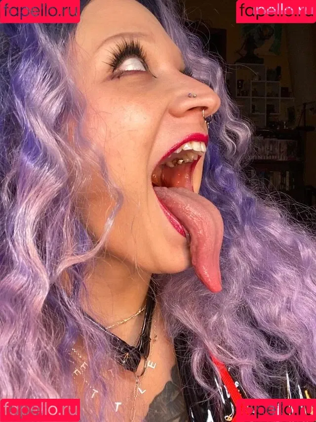 Long Tongue Fetish Onlyfans Photo Gallery 