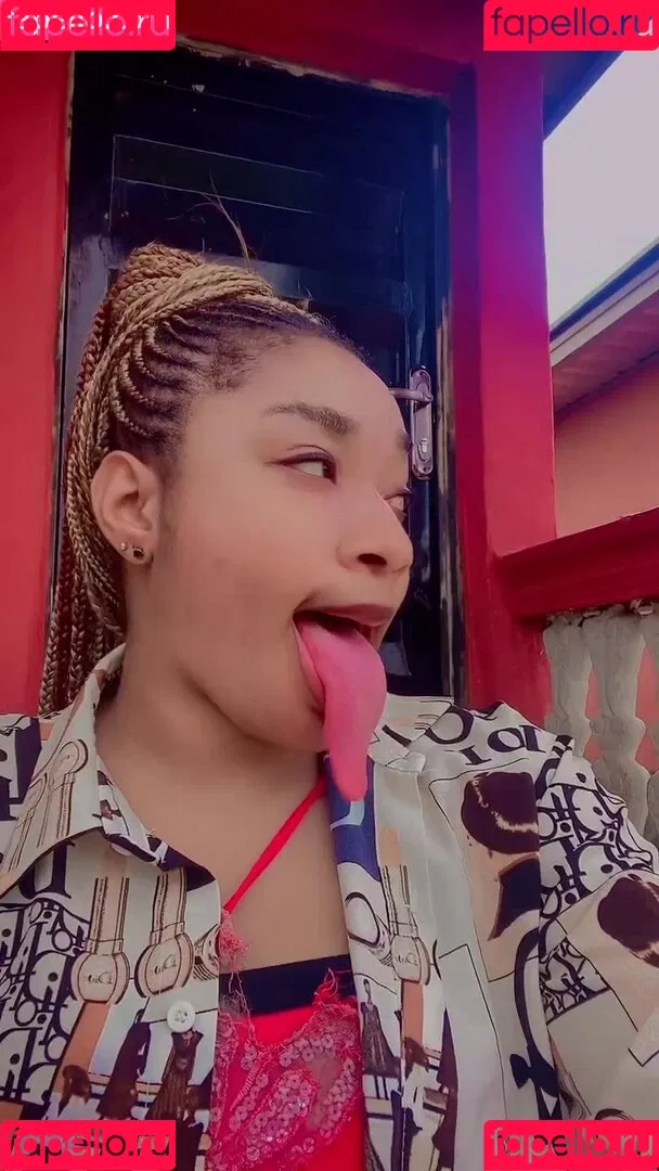 Long Tongue Fetish Onlyfans Photo Gallery 