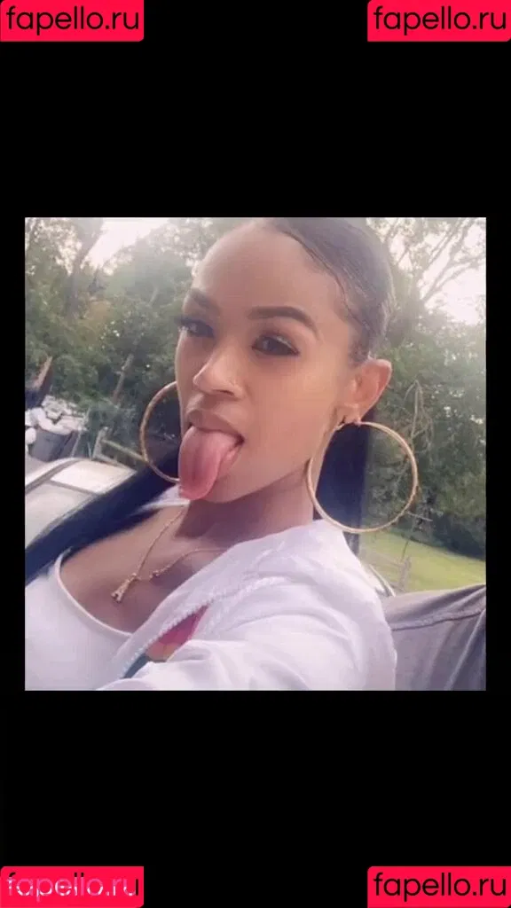 Long Tongue Fetish Onlyfans Photo Gallery 