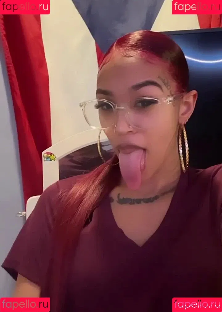 Long Tongue Fetish Onlyfans Photo Gallery 