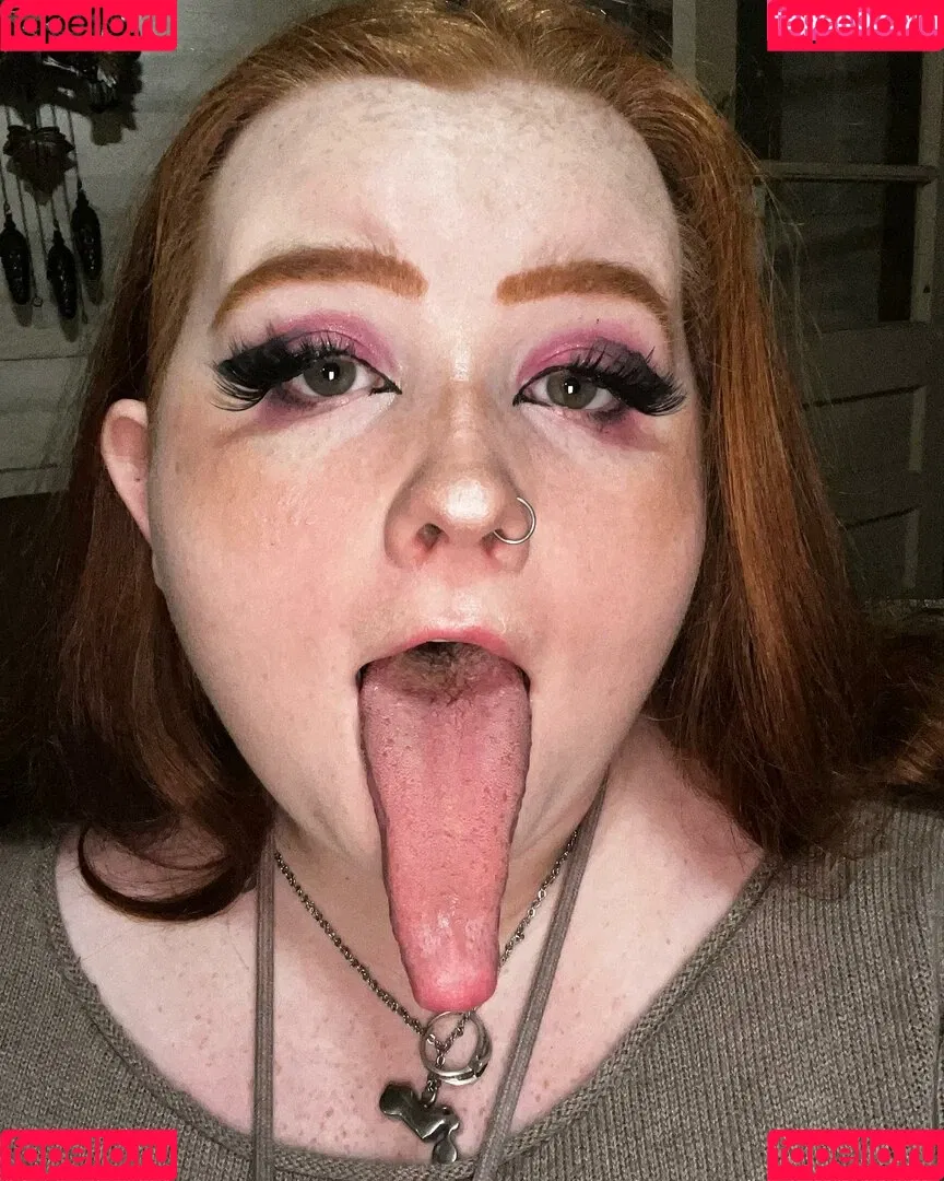 Long Tongue Fetish Onlyfans Photo Gallery 