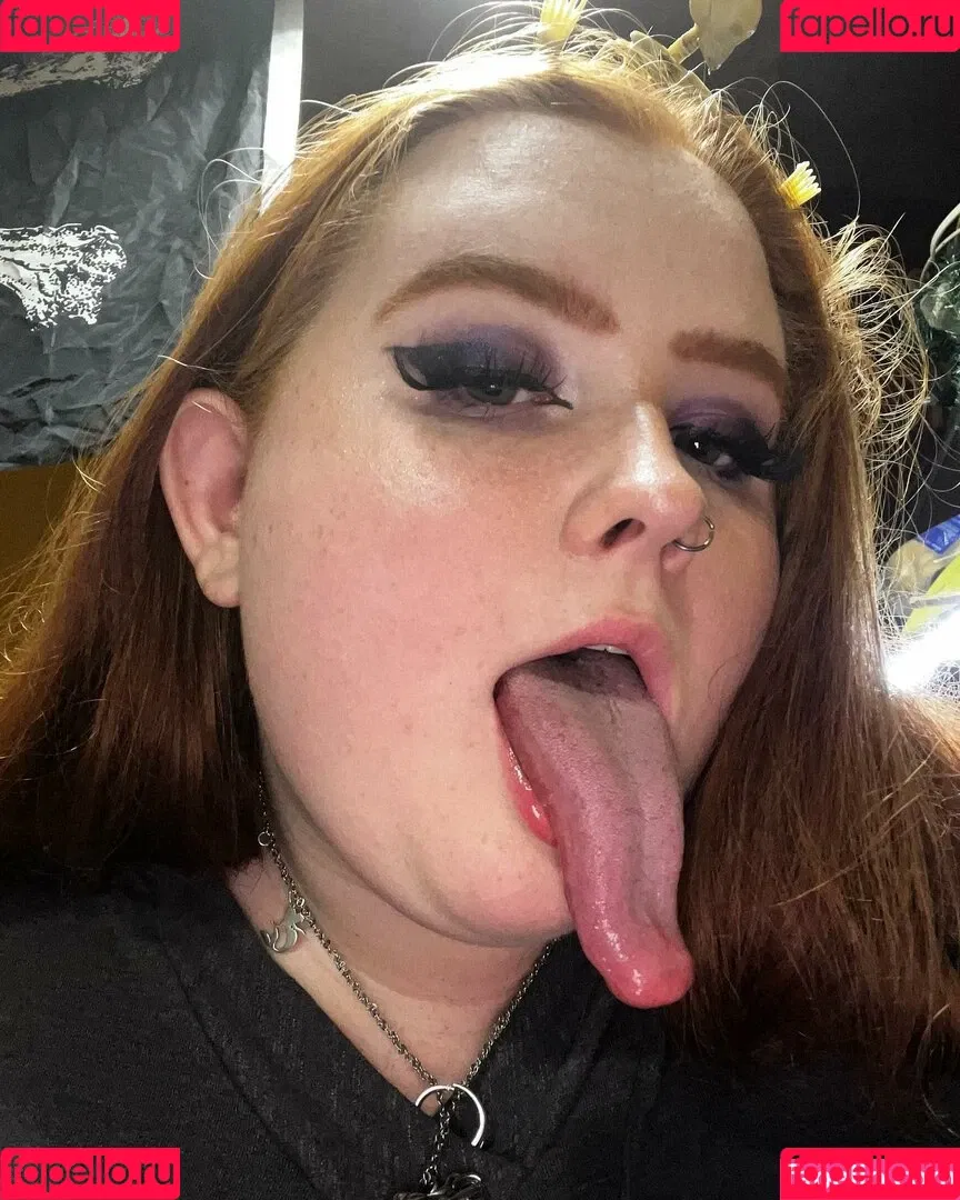 Long Tongue Fetish Onlyfans Photo Gallery 