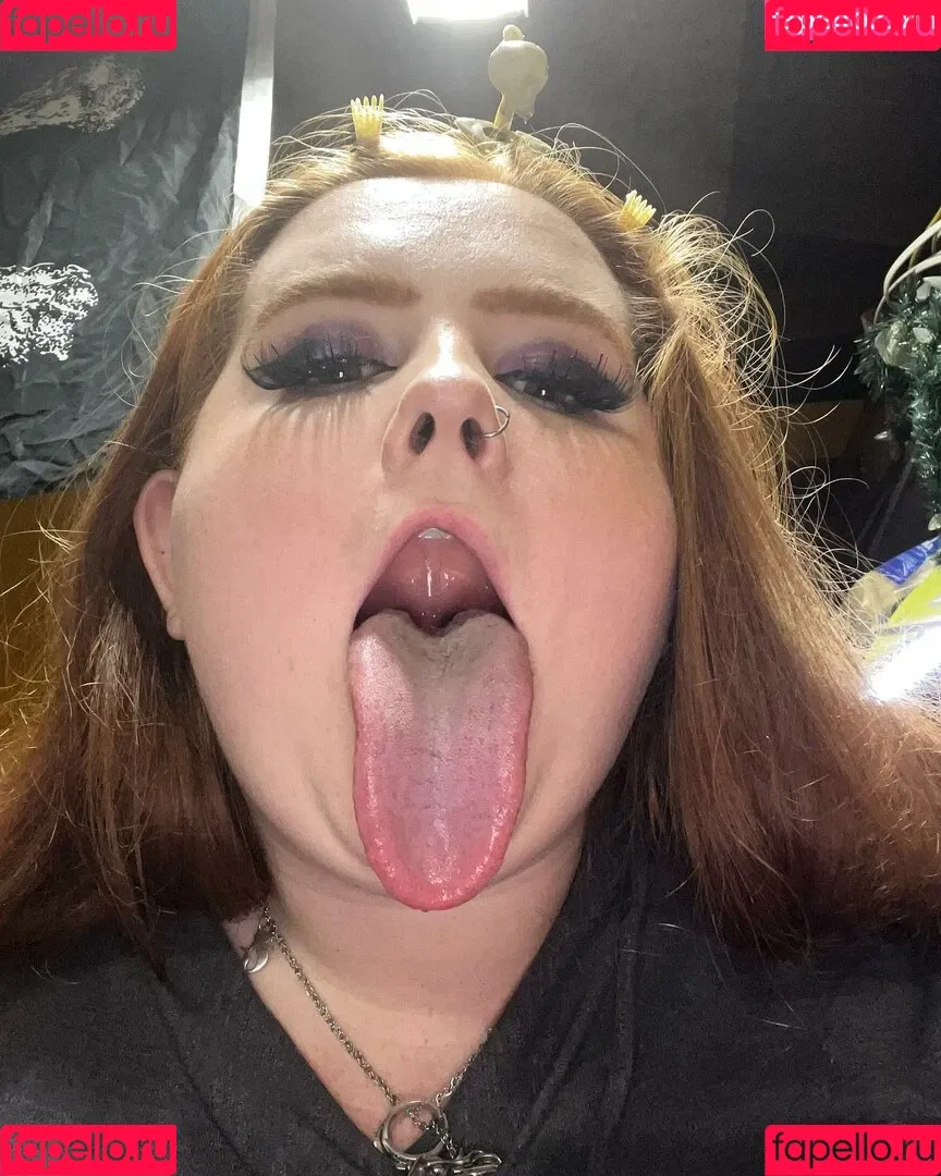 Long Tongue Fetish Onlyfans Photo Gallery 