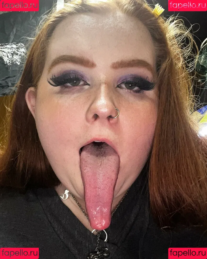Long Tongue Fetish Onlyfans Photo Gallery 