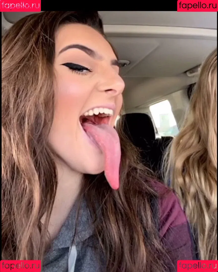 Long Tongue Fetish Onlyfans Photo Gallery 