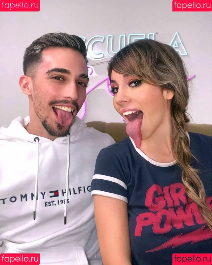 Long Tongue Fetish Onlyfans Photo Gallery 