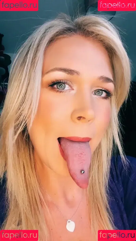 Long Tongue Fetish Onlyfans Photo Gallery 