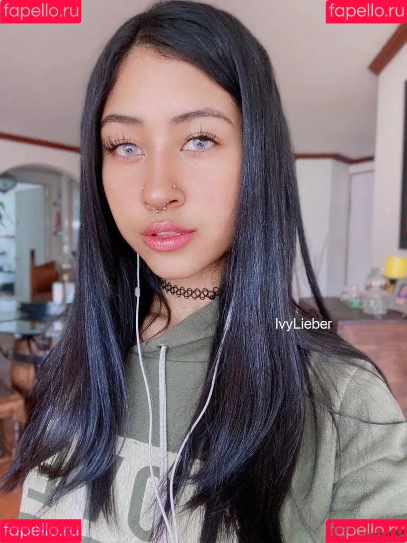 Long Tongue Fetish Onlyfans Photo Gallery 