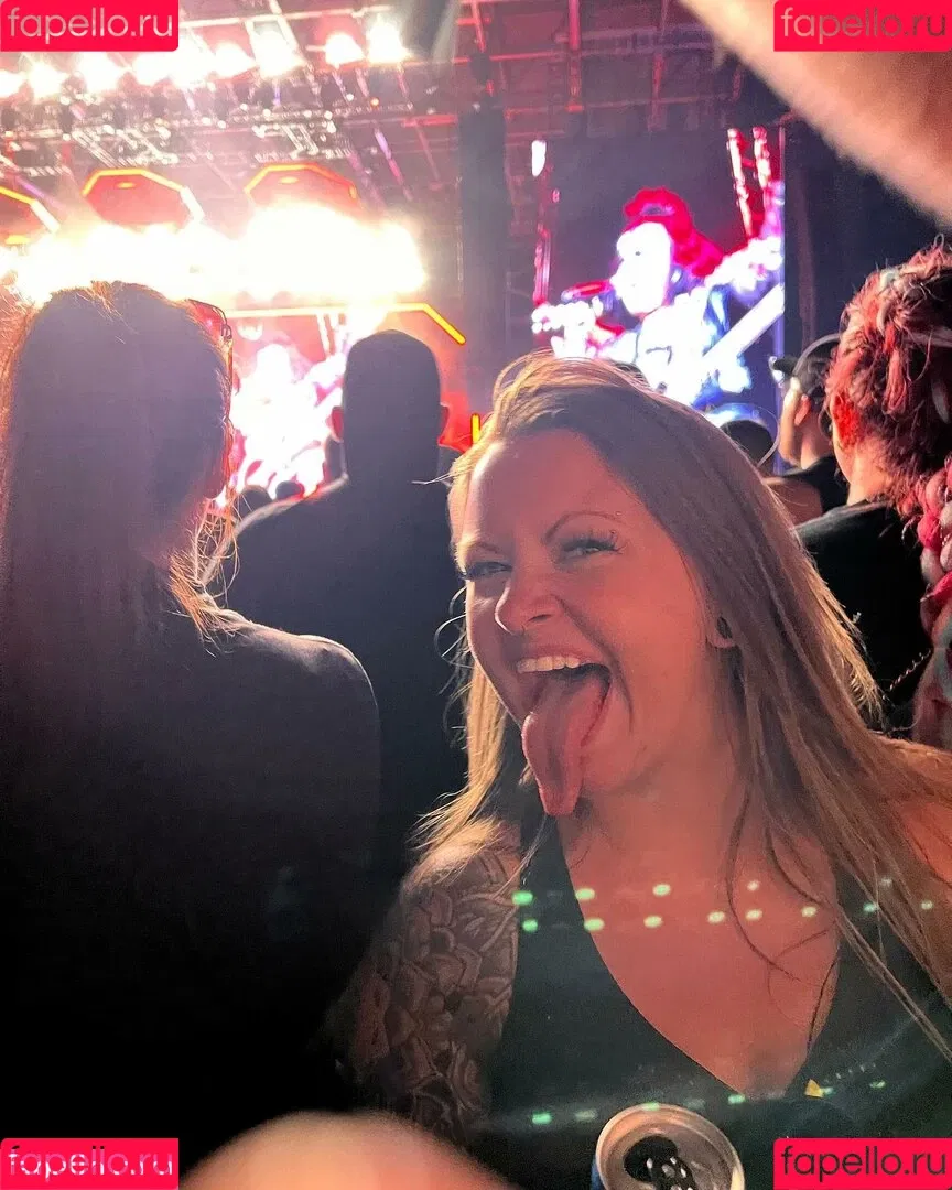 Long Tongue Fetish Onlyfans Photo Gallery 