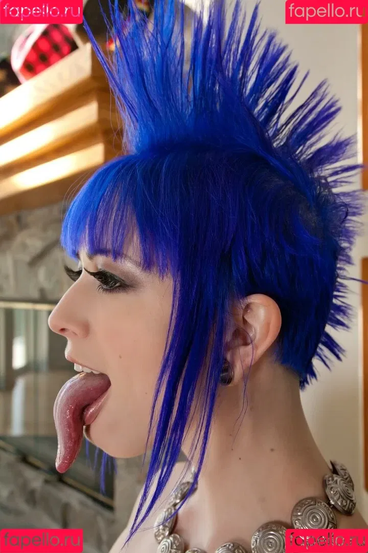 Long Tongue Fetish Onlyfans Photo Gallery 