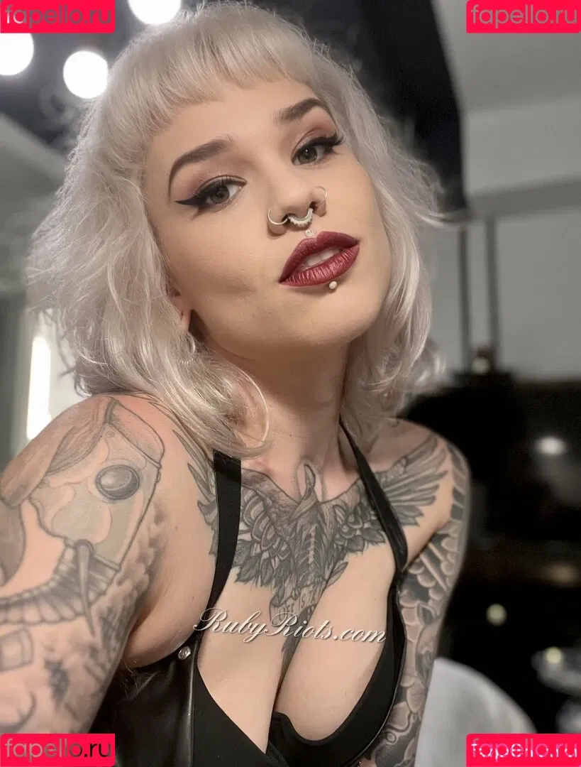 Long Tongue Fetish Onlyfans Photo Gallery 