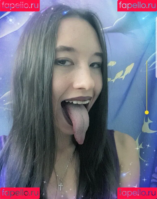 Long Tongue Fetish Onlyfans Photo Gallery 