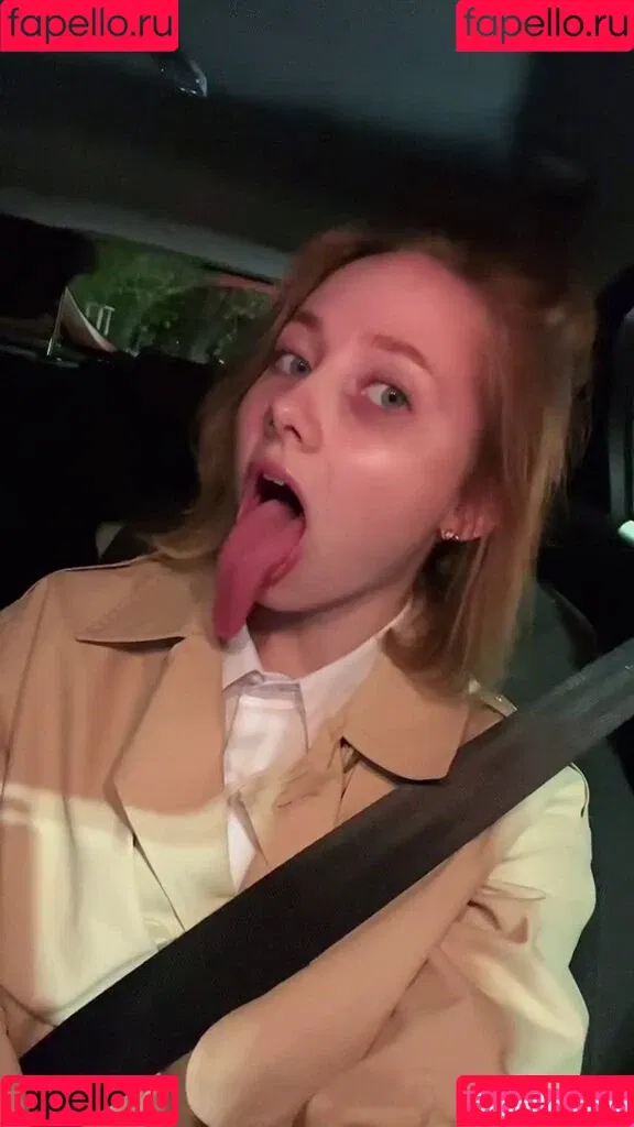 Long Tongue Fetish Onlyfans Photo Gallery 