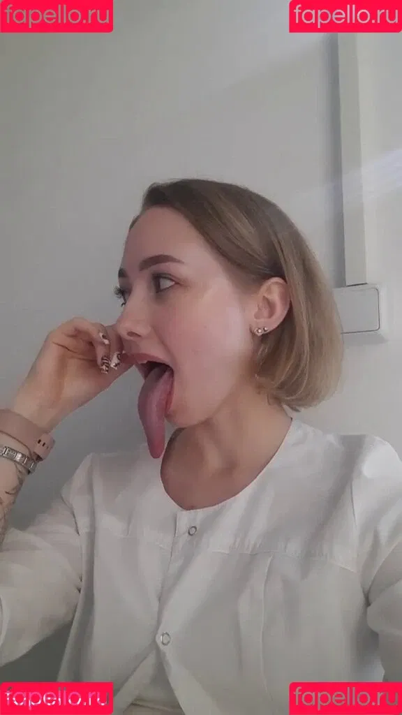 Long Tongue Fetish Onlyfans Photo Gallery 