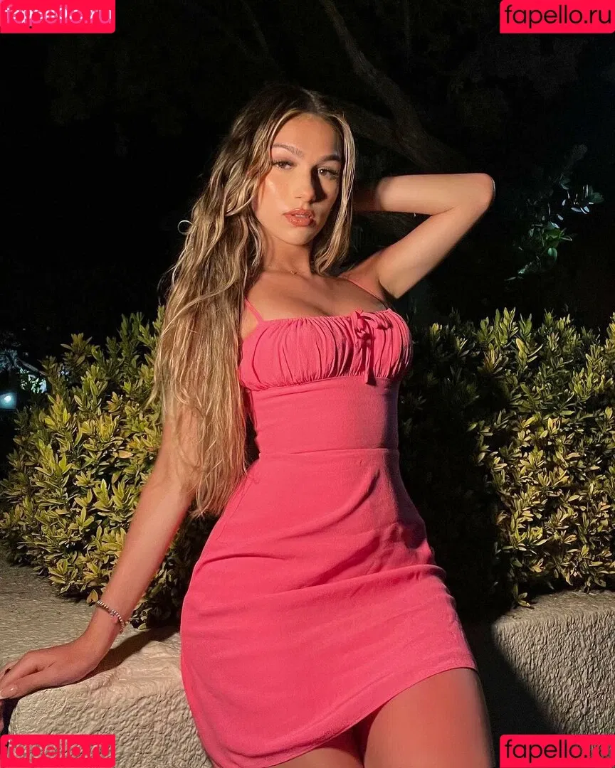 Julia Merekoulias Onlyfans Photo Gallery 
