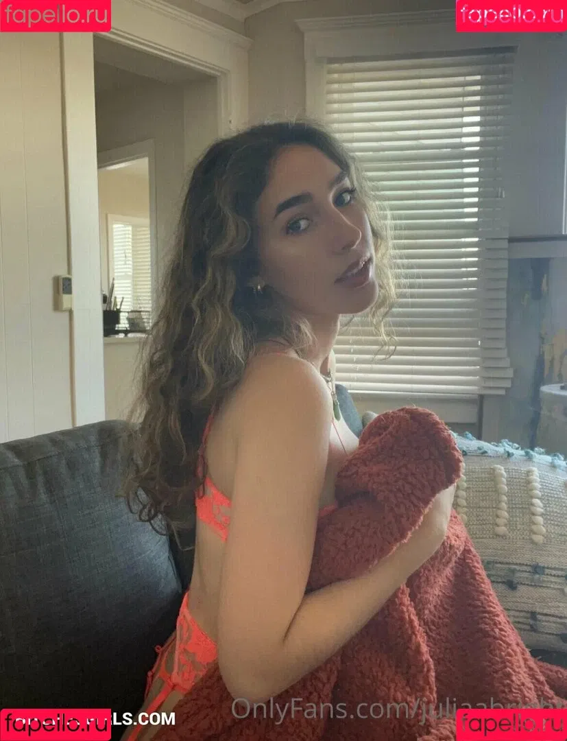Julia Merekoulias Onlyfans Photo Gallery 
