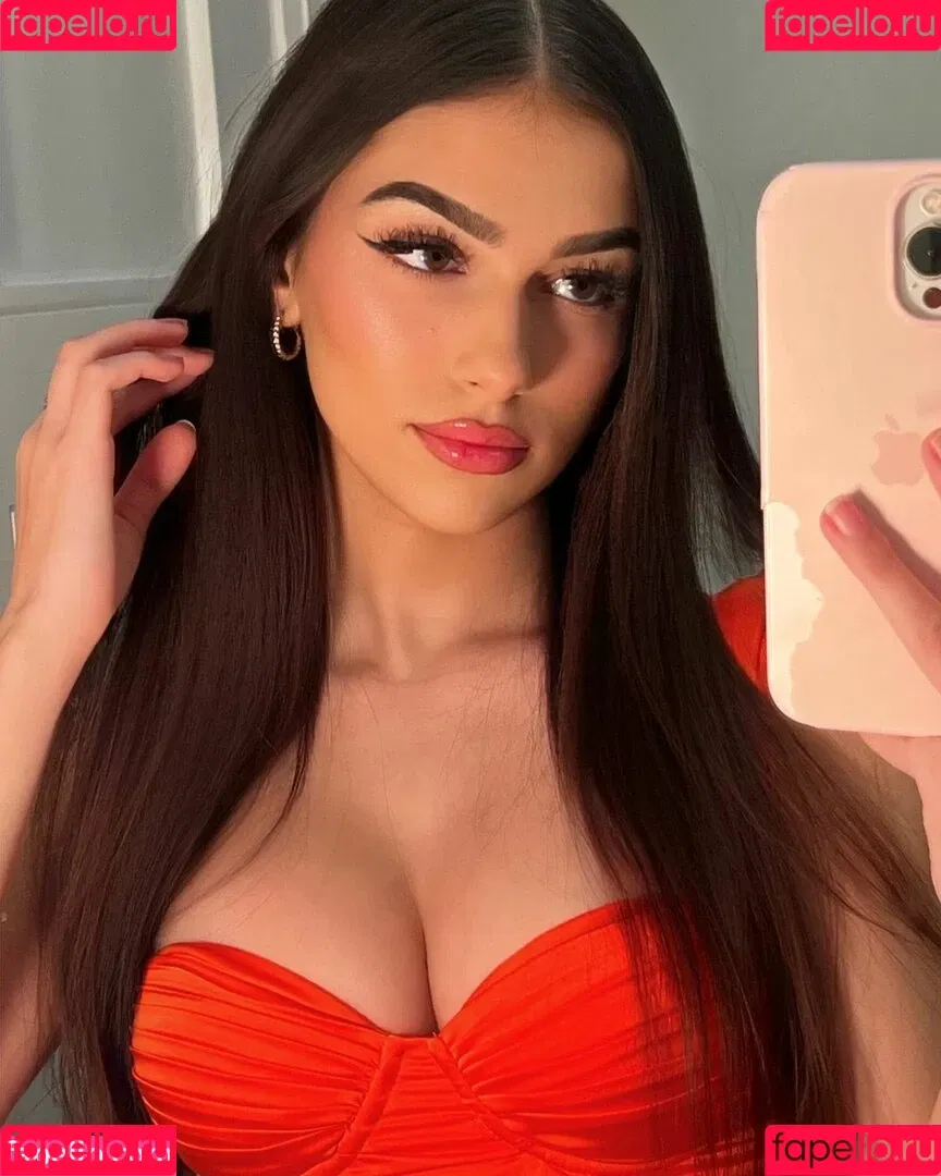 Julia Merekoulias Onlyfans Photo Gallery 