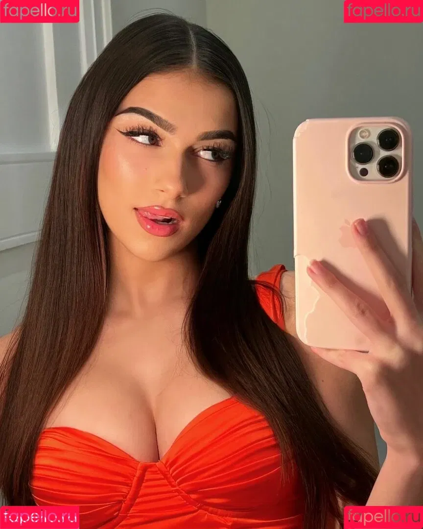 Julia Merekoulias Onlyfans Photo Gallery 