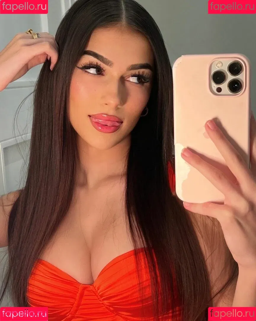 Julia Merekoulias Onlyfans Photo Gallery 