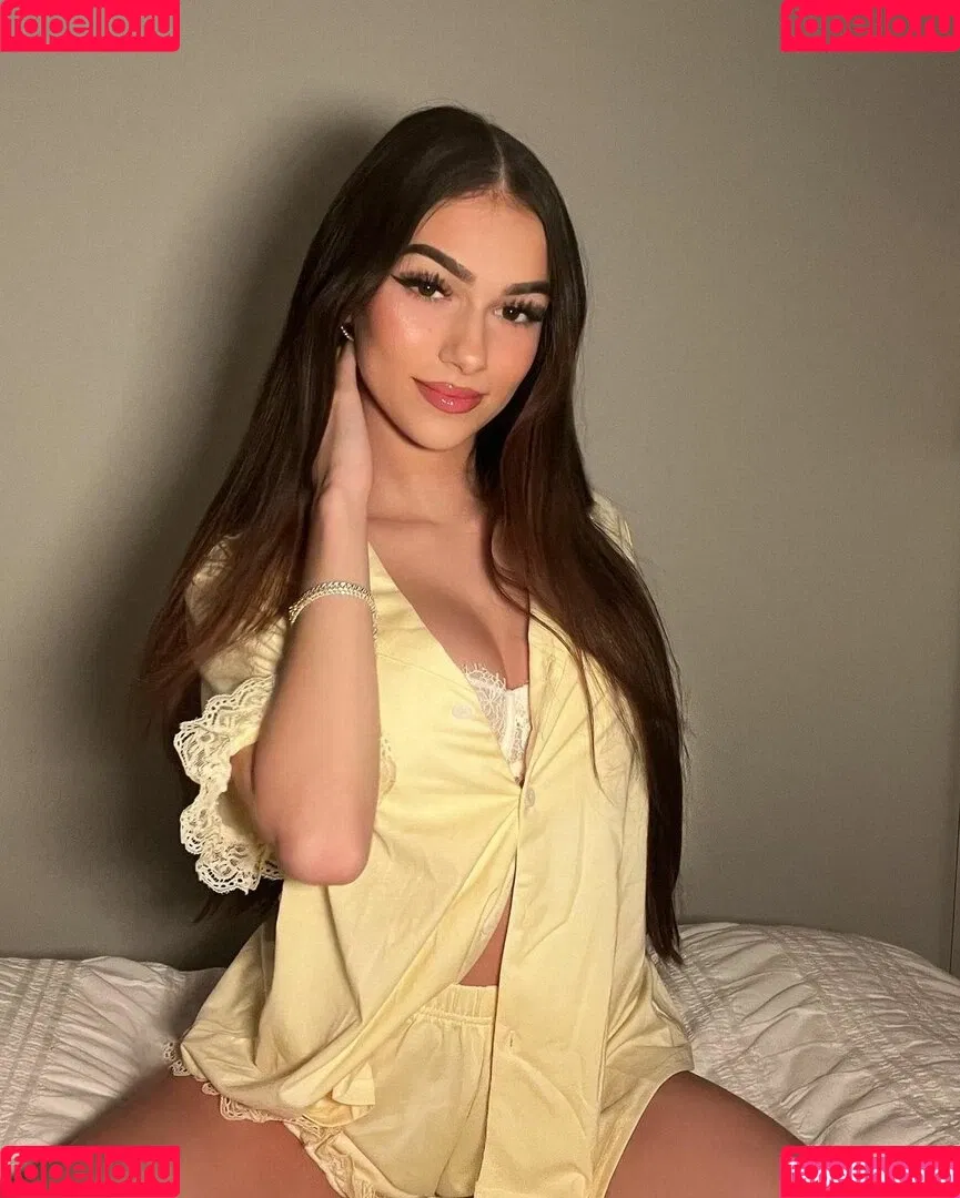 Julia Merekoulias Onlyfans Photo Gallery 