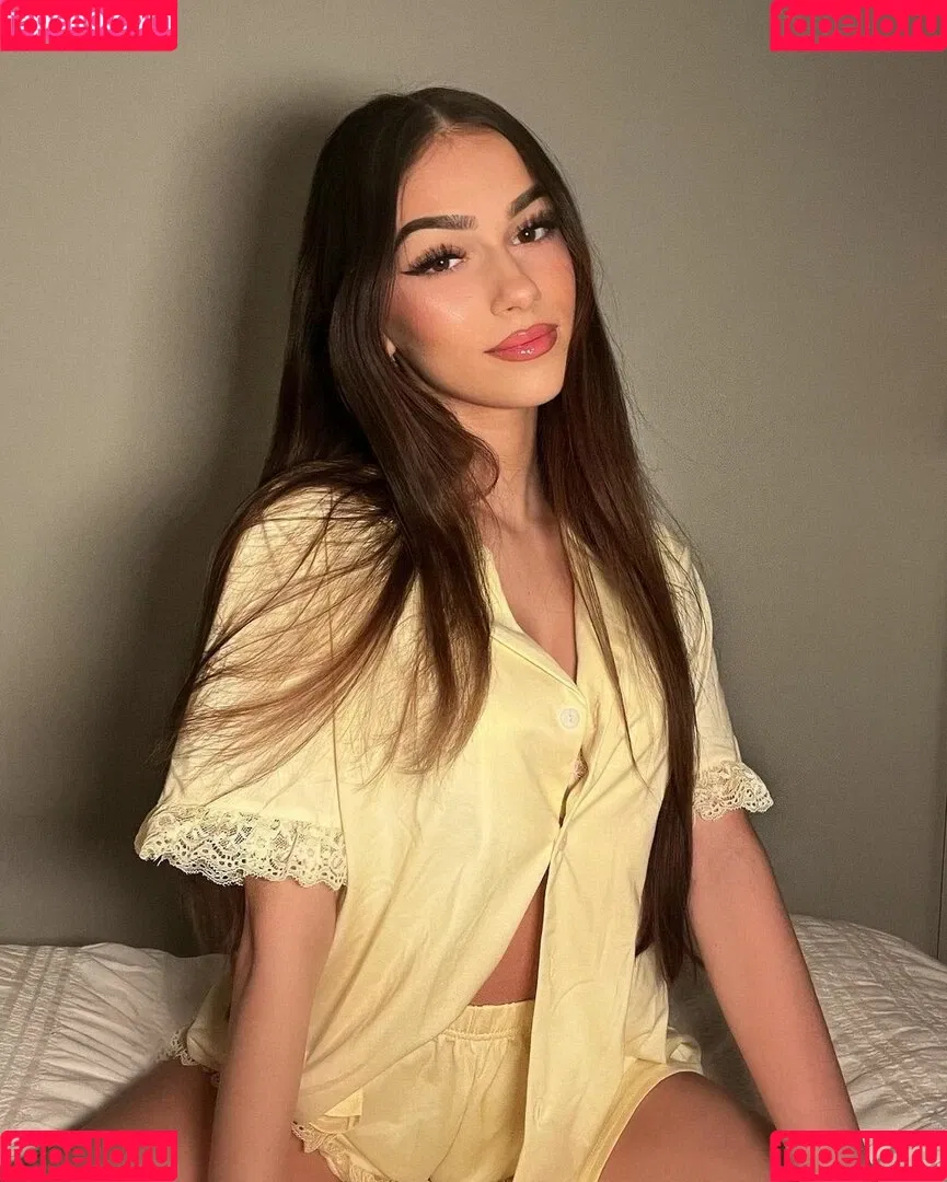Julia Merekoulias Onlyfans Photo Gallery 