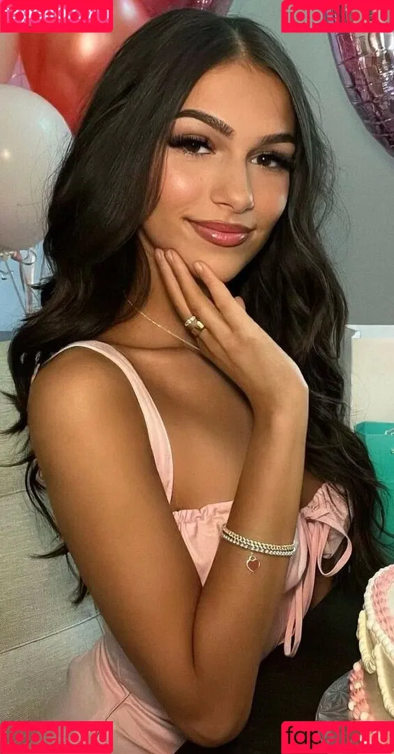 Julia Merekoulias Onlyfans Photo Gallery 