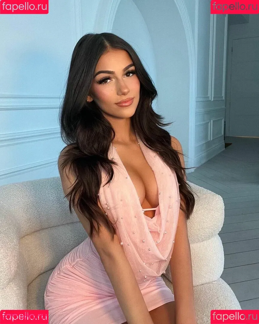 Julia Merekoulias Onlyfans Photo Gallery 