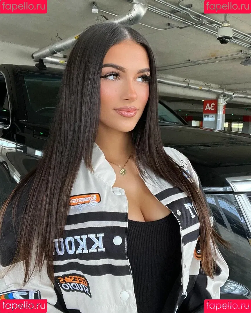 Julia Merekoulias Onlyfans Photo Gallery 