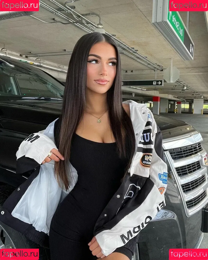 Julia Merekoulias Onlyfans Photo Gallery 