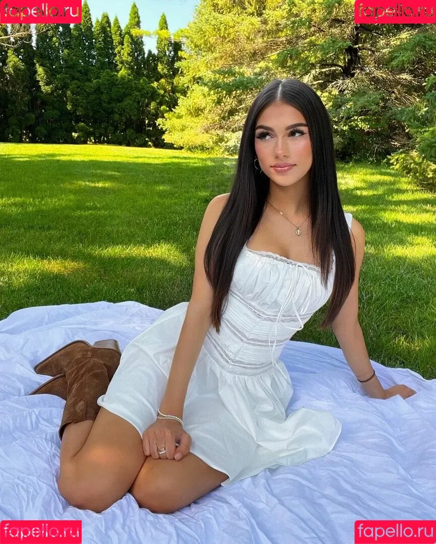 Julia Merekoulias Onlyfans Photo Gallery 