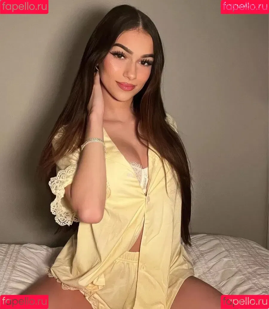 Julia Merekoulias Onlyfans Photo Gallery 
