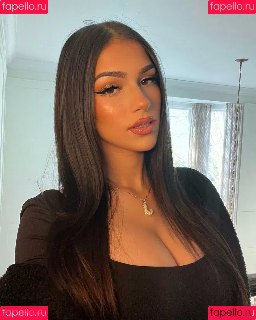 Julia Merekoulias Onlyfans Photo Gallery 