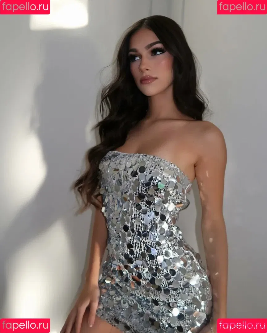 Julia Merekoulias Onlyfans Photo Gallery 