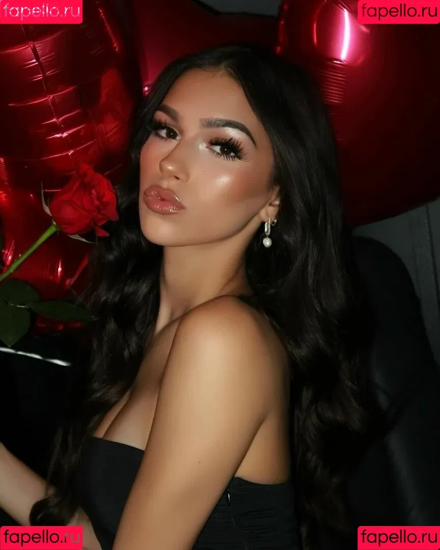 Julia Merekoulias Onlyfans Photo Gallery 