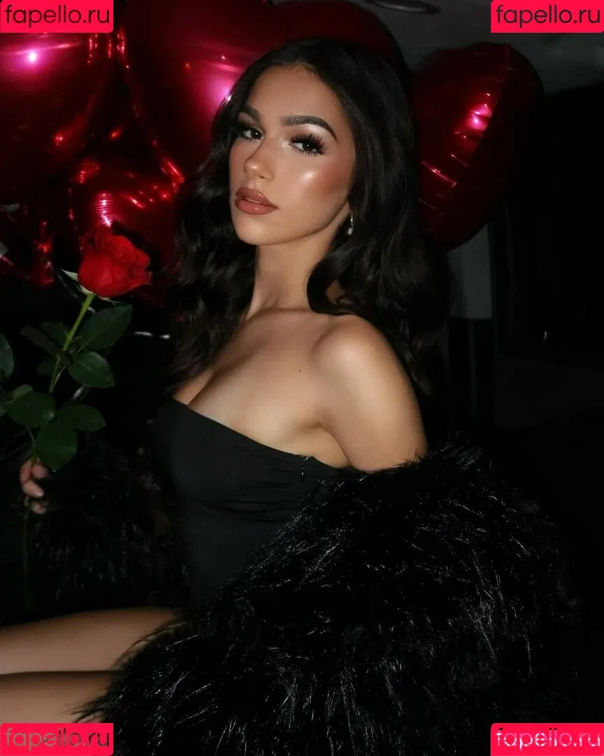 Julia Merekoulias Onlyfans Photo Gallery 