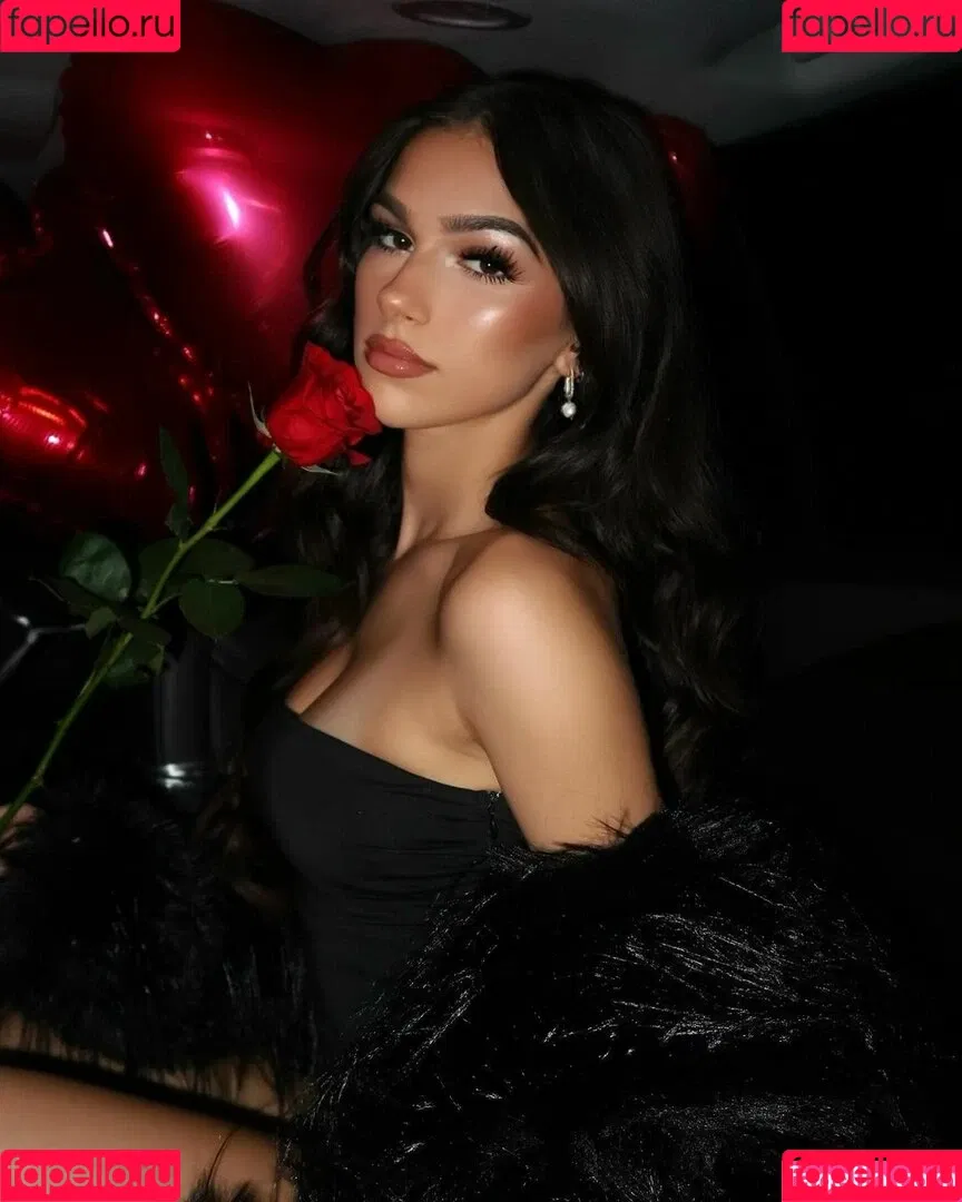 Julia Merekoulias Onlyfans Photo Gallery 